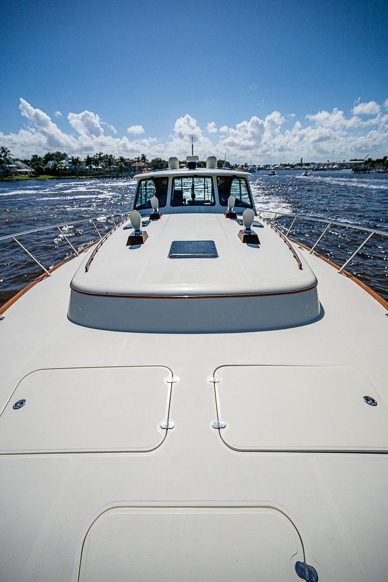 2005 Hinckley 55 