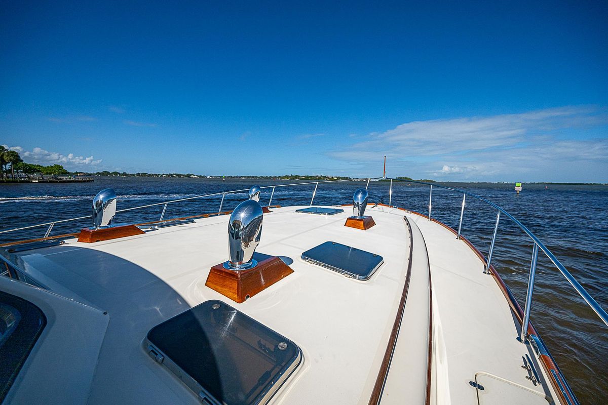 2005 Hinckley 55 