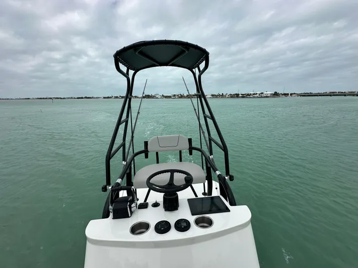  Yacht Photos Pics 2024 SeaVee 322z boat helm with open water view.