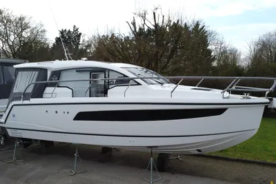2025 Sealine C335