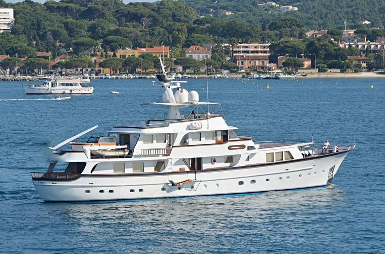 1972-147-7-feadship-45