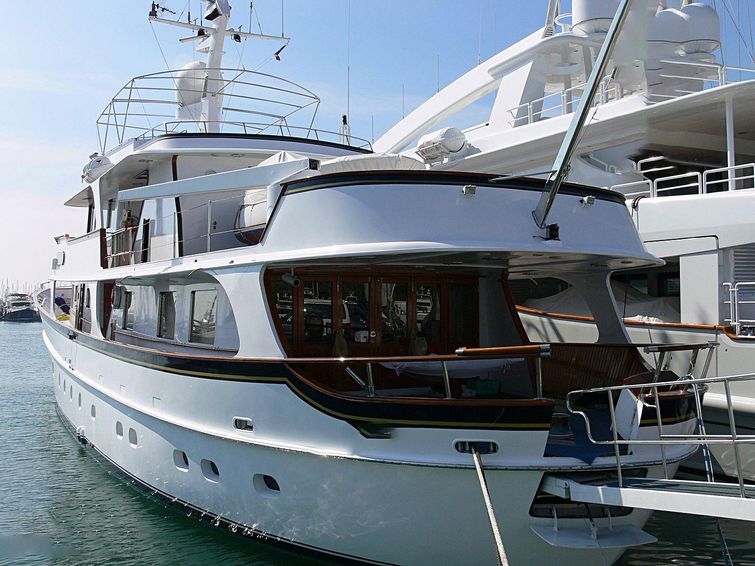 1972-147-7-feadship-45