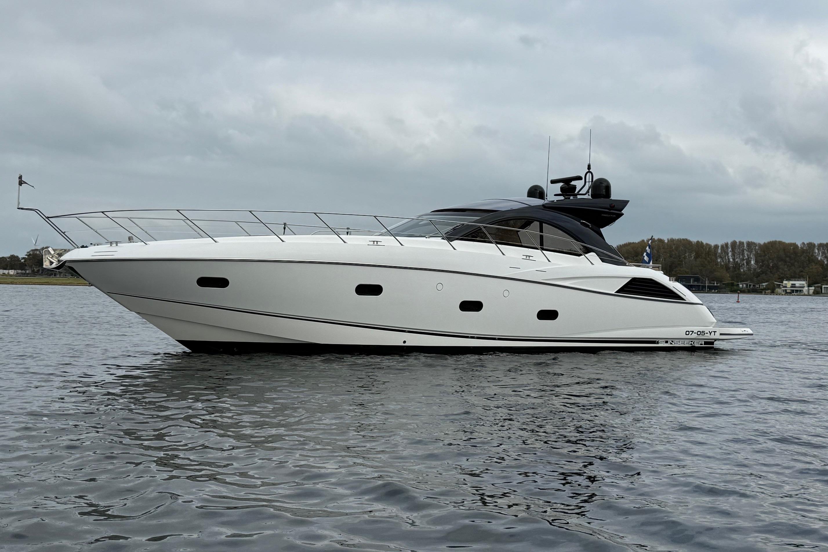 2011 Sunseeker Predator 54