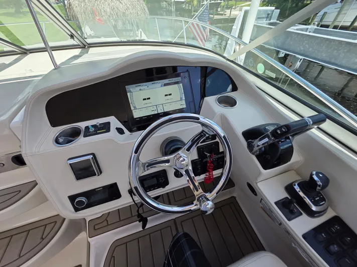  Yacht Photos Pics 2021 REGAL 33 XO - Image 17