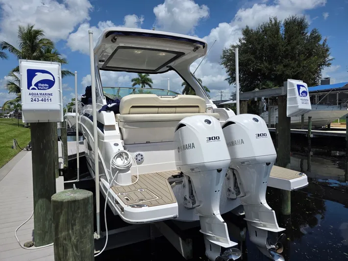  Yacht Photos Pics 2021 REGAL 33 XO - Image 5