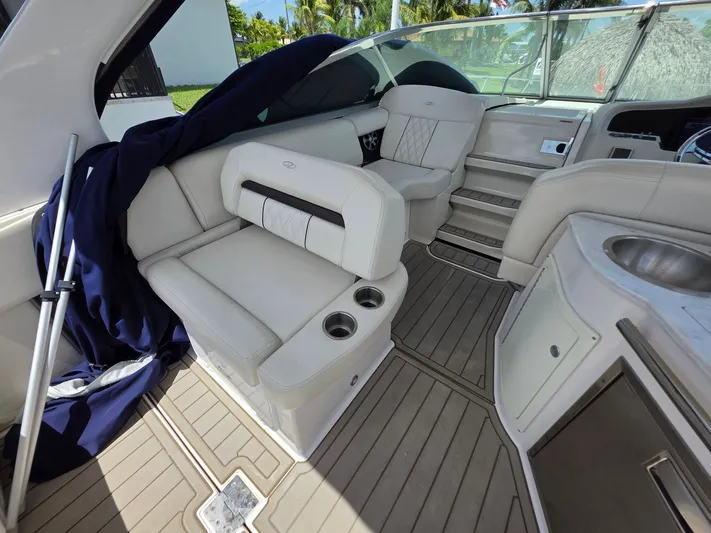  Yacht Photos Pics 2021 REGAL 33 XO - Image 12