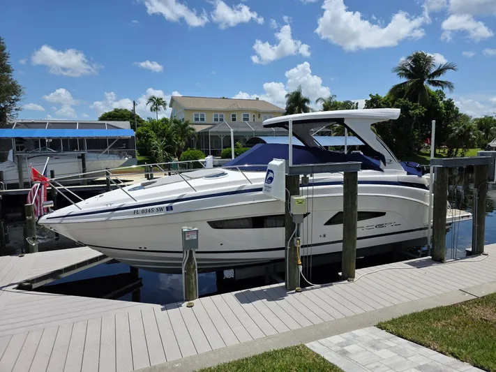  Yacht Photos Pics 2021 REGAL 33 XO - Image 1