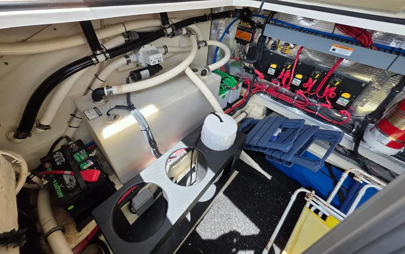  Yacht Photos Pics 2021 REGAL 33 XO - Image 10