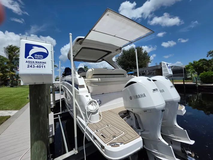  Yacht Photos Pics 2021 REGAL 33 XO - Image 6