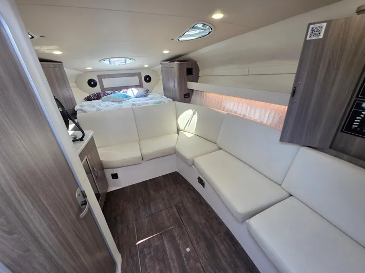  Yacht Photos Pics 2021 REGAL 33 XO - Image 20