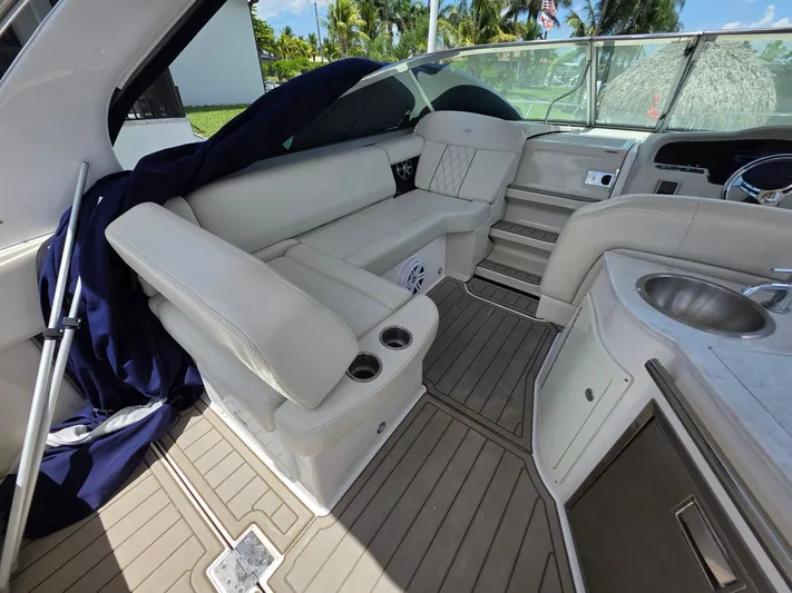  Yacht Photos Pics 2021 REGAL 33 XO - Image 13