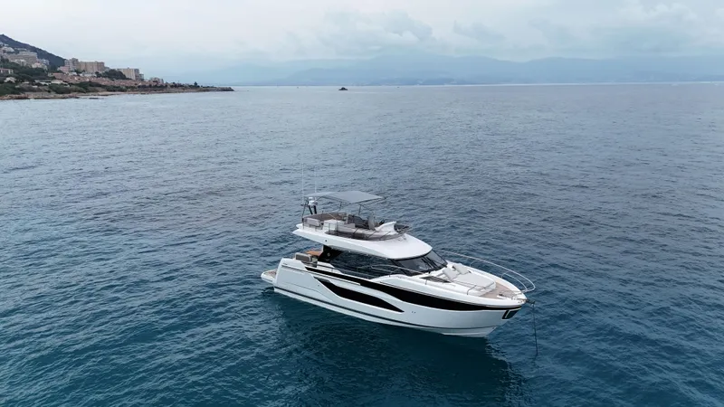 Prestige F4.9 Yacht Photos Pics 