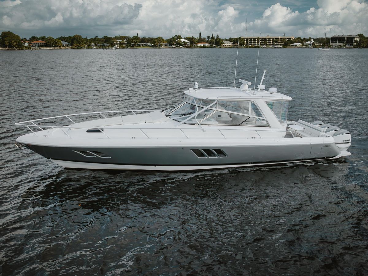 2018 Intrepid 47 