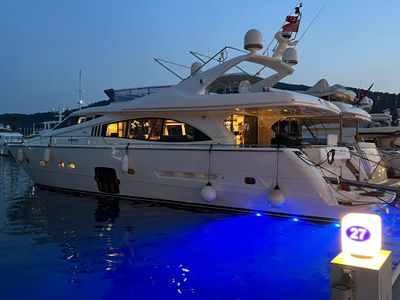 Yacht
