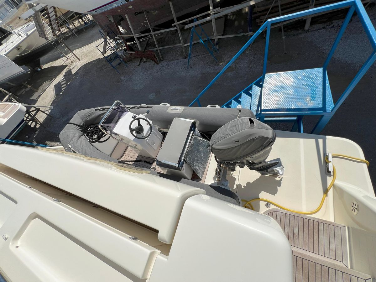 2005 Ferretti Yachts 74 