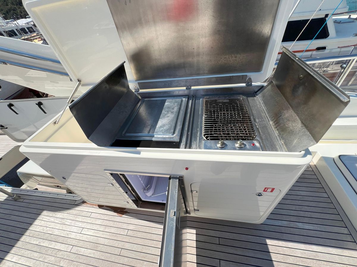 2005 Ferretti Yachts 74 