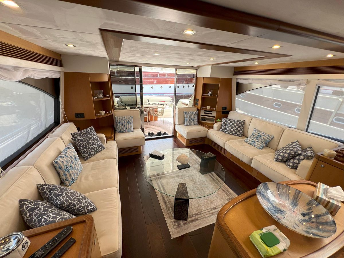 2005 Ferretti Yachts 74 