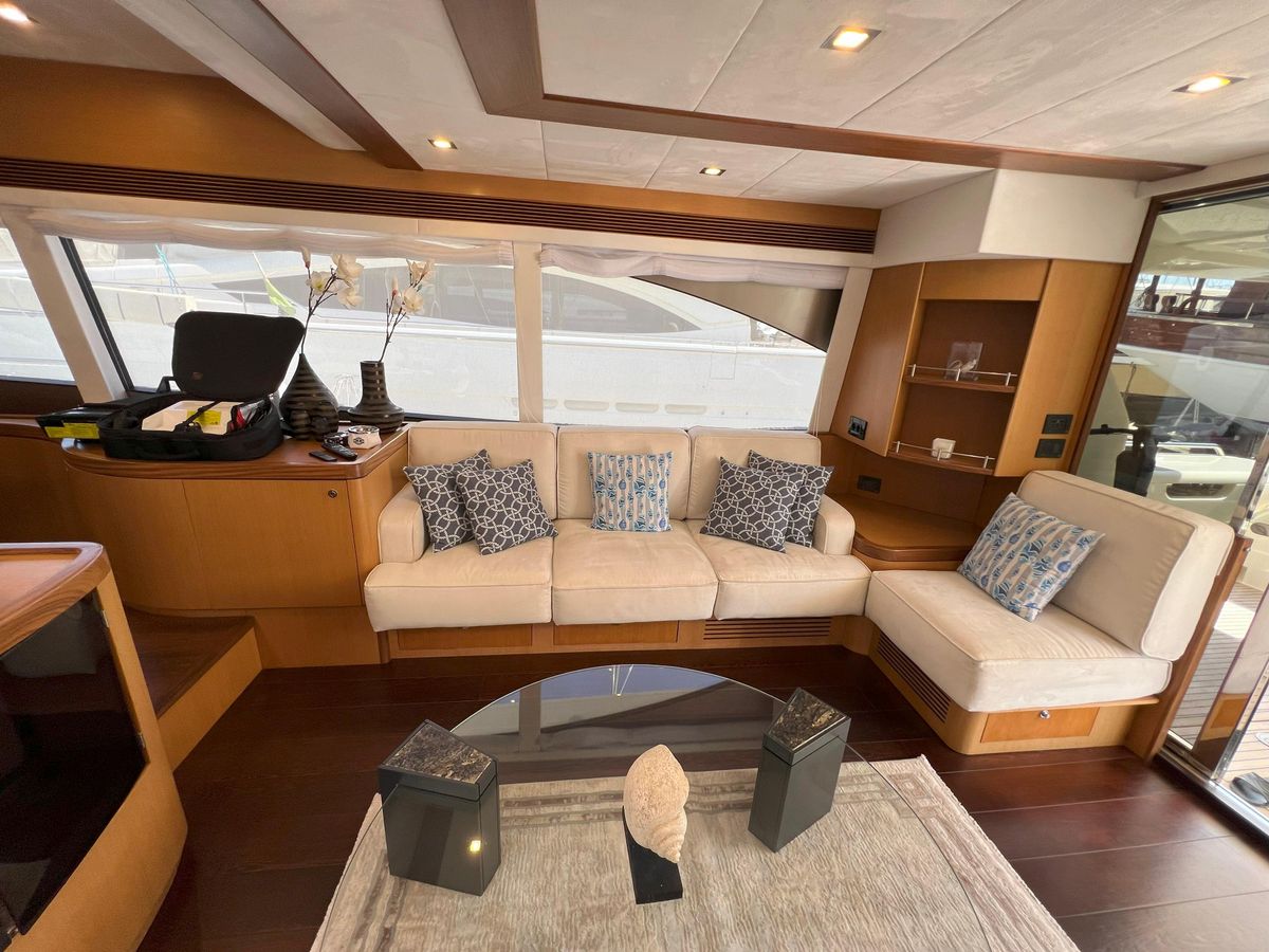 2005 Ferretti Yachts 74 