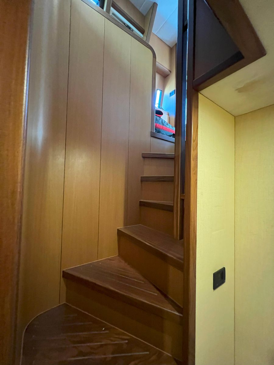 2005 Ferretti Yachts 74 