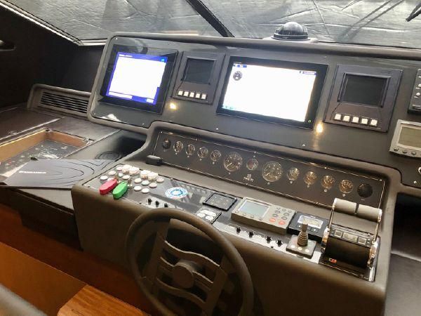 2005 Ferretti Yachts 74 
