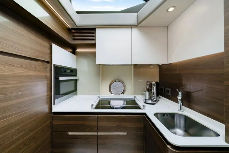  Yacht Photos Pics 2016 Azimut 50 Fly - Image 20