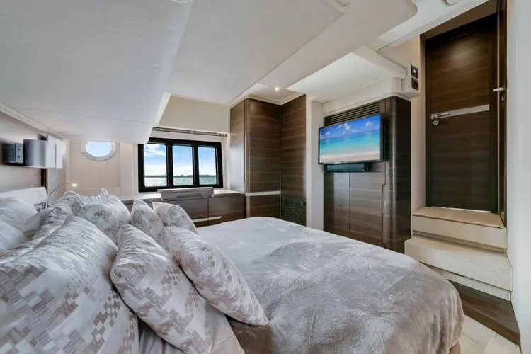  Yacht Photos Pics 2016 Azimut 50 Fly - Image 24