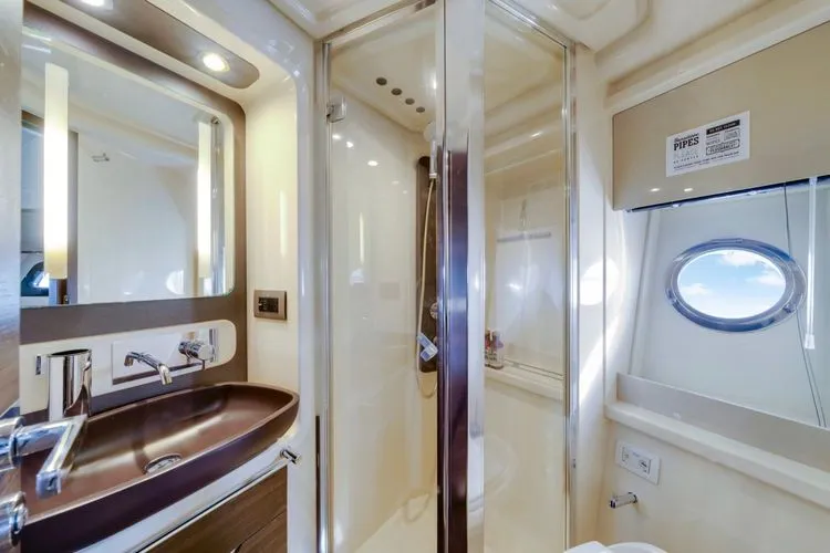  Yacht Photos Pics 2016 Azimut 50 Fly - Image 28