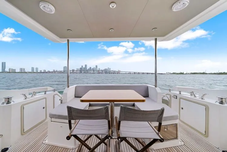  Yacht Photos Pics 2016 Azimut 50 Fly - Image 9