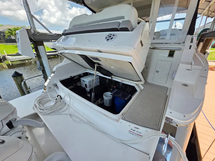  Yacht Photos Pics 2024 REGAL 36 XO - Image 9