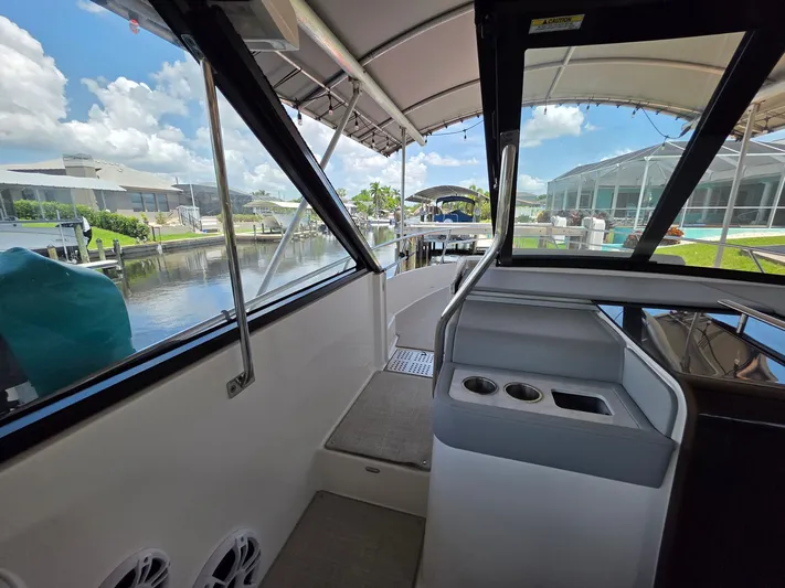  Yacht Photos Pics 2024 REGAL 36 XO - Image 17