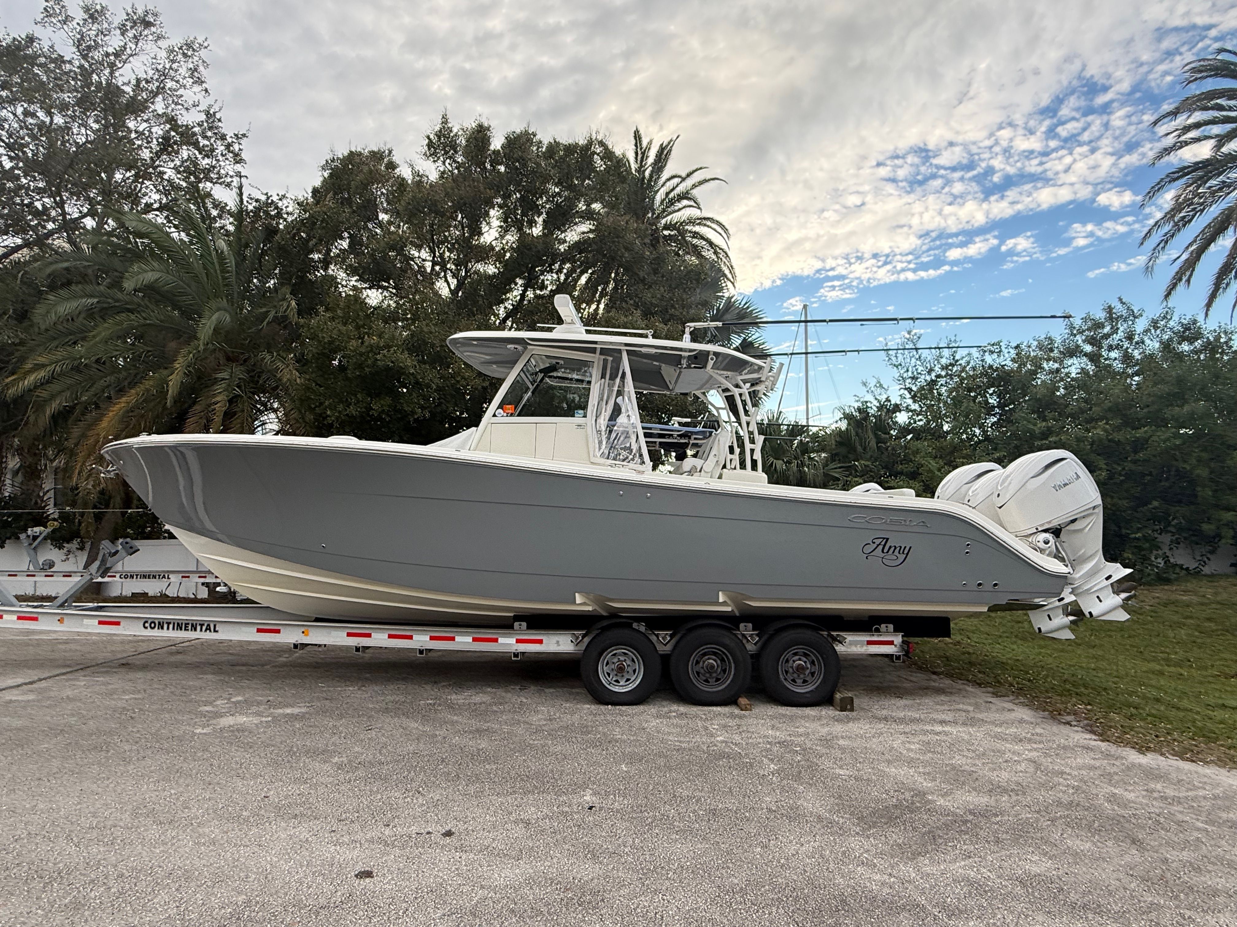 Cobia 350 Center Console