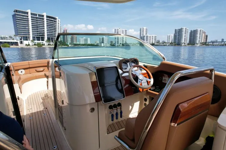  Yacht Photos Pics 2022 Chris-craft Launch 35 Gt - Image 11