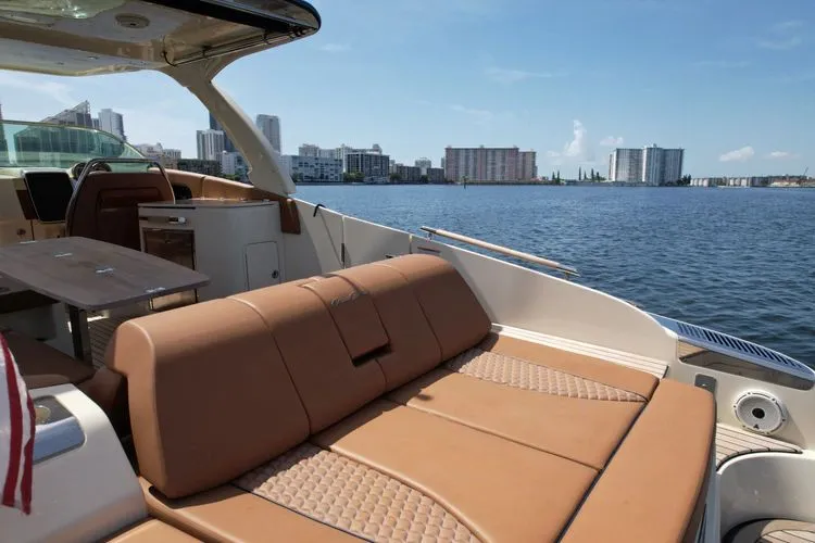  Yacht Photos Pics 2022 Chris-craft Launch 35 Gt - Image 8