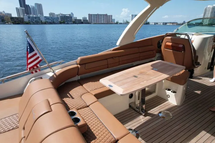  Yacht Photos Pics 2022 Chris-craft Launch 35 Gt - Image 7