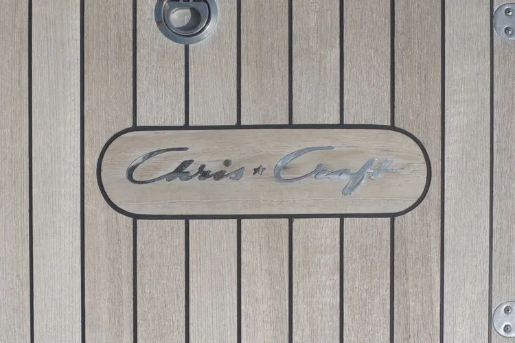  Yacht Photos Pics 2022 Chris-craft Launch 35 Gt - Image 10