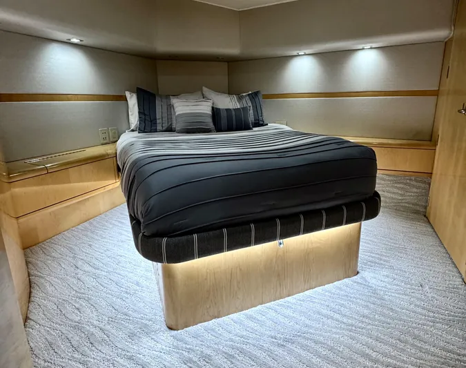 Salty Dog Yacht Photos Pics 