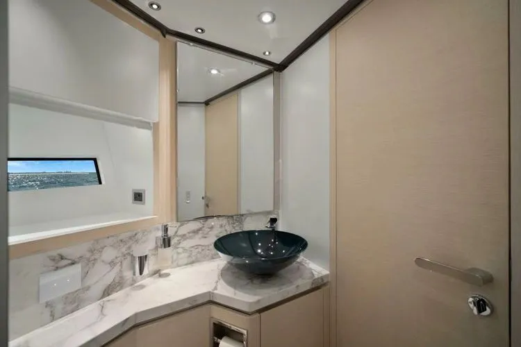  Yacht Photos Pics 2021 Uniesse Exuma Htc5 - Image 38