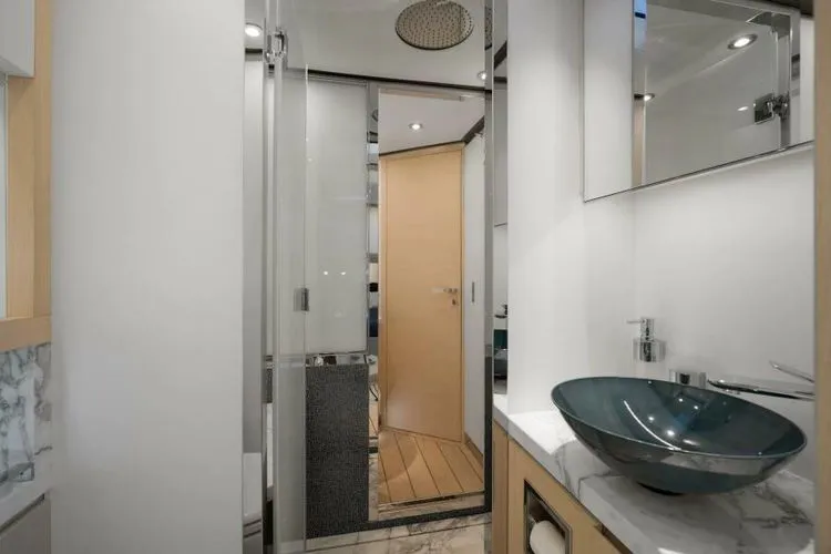  Yacht Photos Pics 2021 Uniesse Exuma Htc5 - Image 37