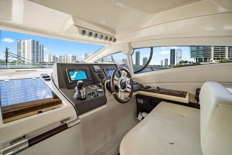  Yacht Photos Pics 2014 Azimut 48 Fly - Image 18