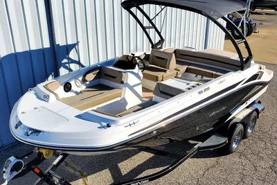 Hurricane SunDeck Sport 205 IO