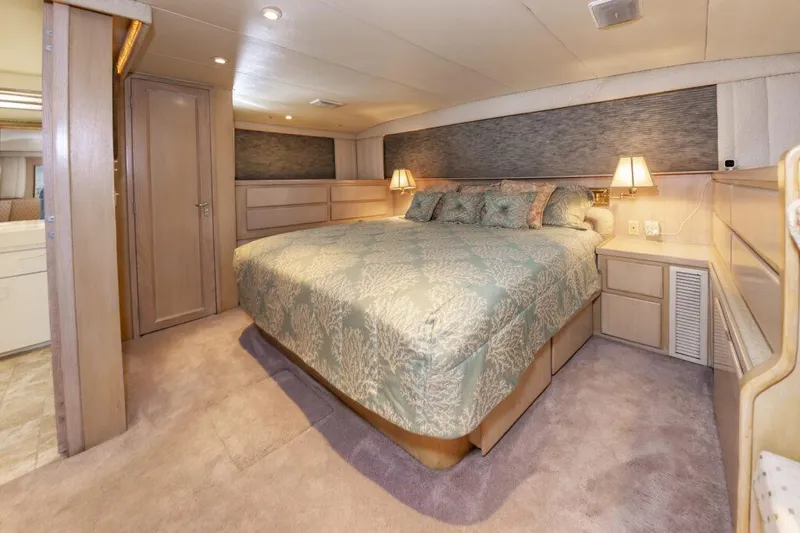 Sugar Bear Yacht Photos Pics 