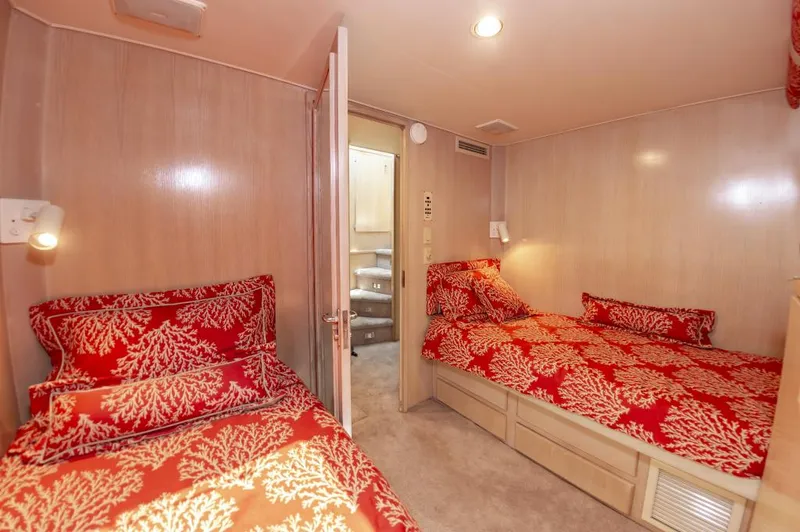 Sugar Bear Yacht Photos Pics 