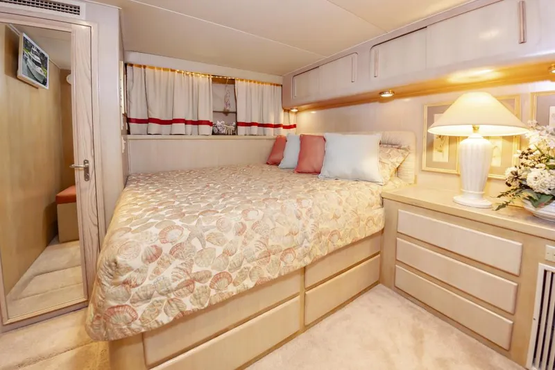 Sugar Bear Yacht Photos Pics 