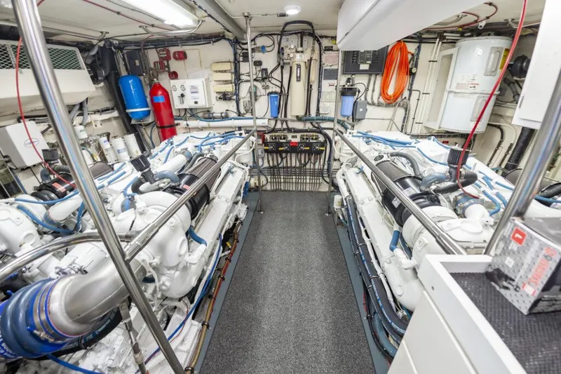 Sugar Bear Yacht Photos Pics 