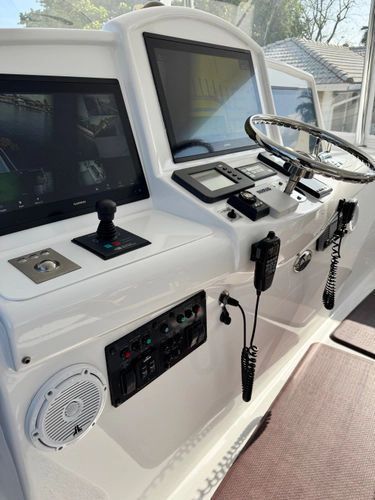 2008 Hatteras 64 