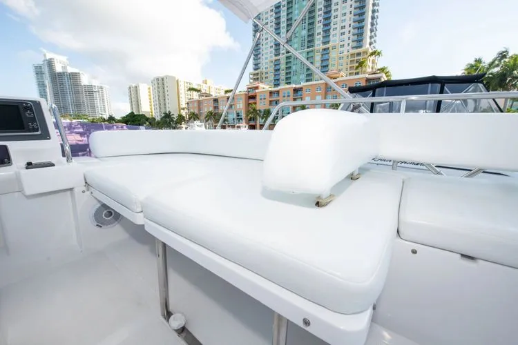  Yacht Photos Pics 2017 Azimut 42 Fly - Image 17