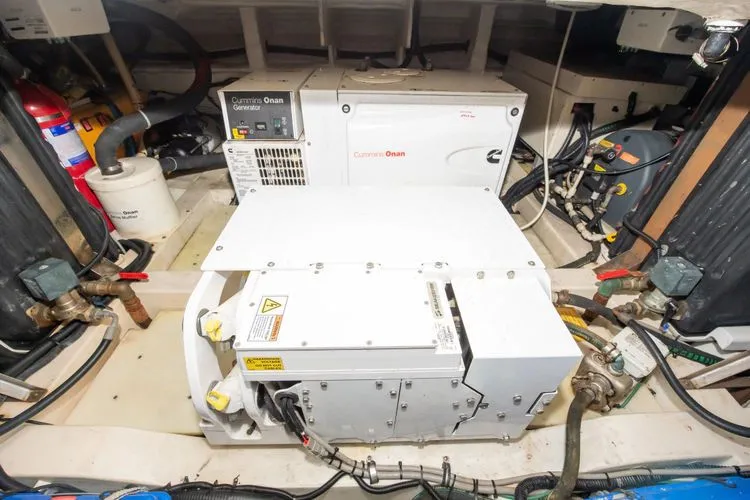  Yacht Photos Pics 2017 Azimut 42 Fly - Image 24