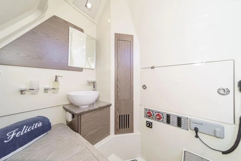 Felicita Bambino Yacht Photos Pics 