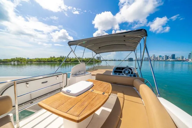  Yacht Photos Pics 2011 Sunseeker Manhattan 52 - Image 32