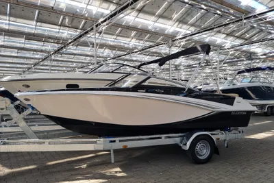 2015 Glastron GX 185
